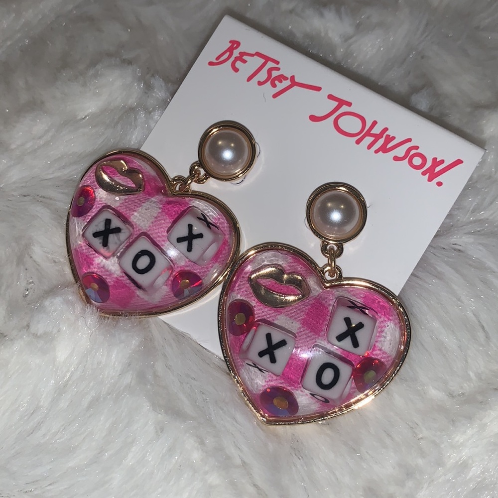 NWT $55 Betsey Johnson XOX Heart Drop Valentines Day Earrings - Picture 5 of 9